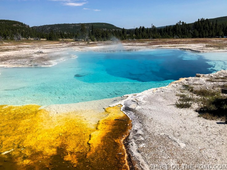 Yellowstone-Thermal-4